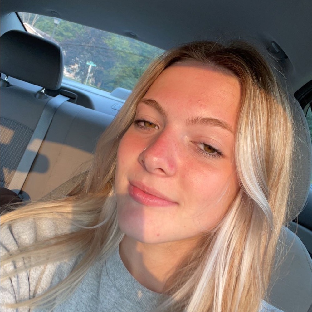 Meet your Posher, Mikala